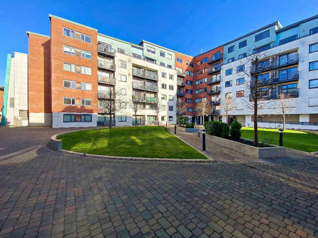 Property photo 1 of 8 Eba7193E-Beac-4365-A