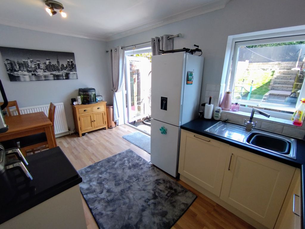 Property photo 3 of 27