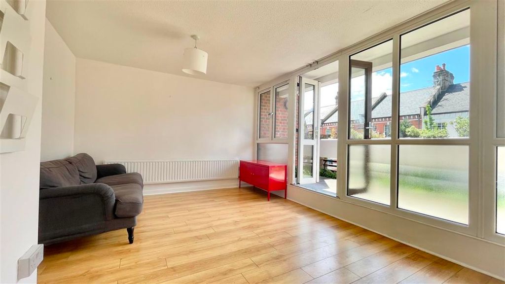 Property photo 2 of 26