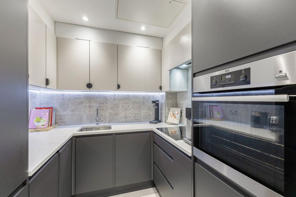 Property photo 2 of 9 Picture No. 43