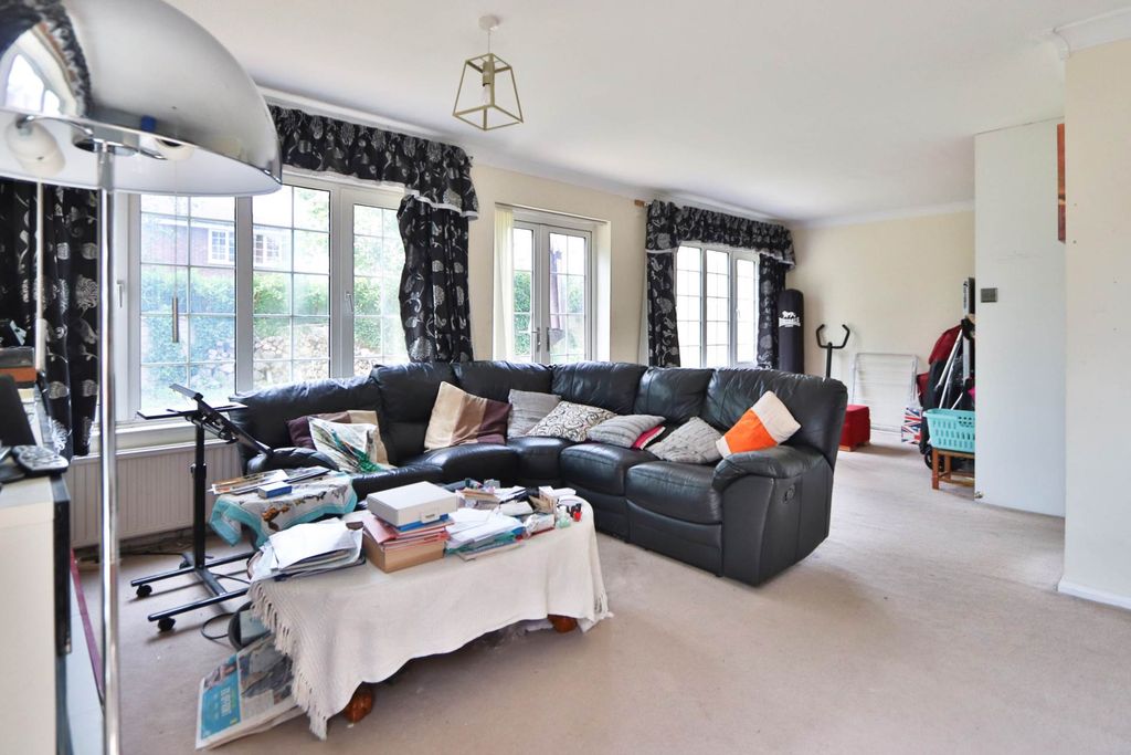 Property photo 2 of 14