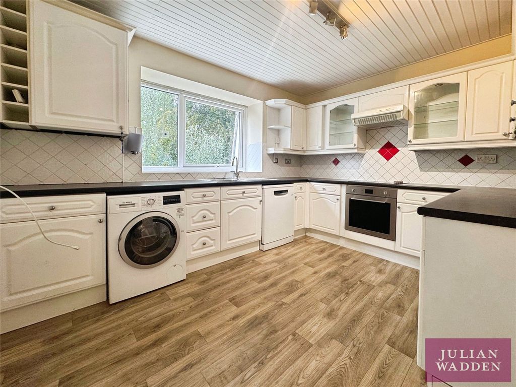Property photo 3 of 16 Picture No. 29