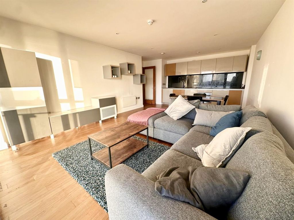 Property photo 1 of 11 Fa5Abbce-Eb7d-411F-9415-B26344851Ad8.Jpg