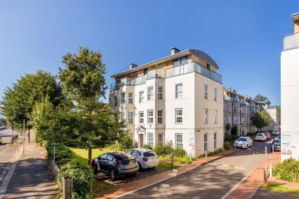 Property photo 2 of 21 Picture No. 18