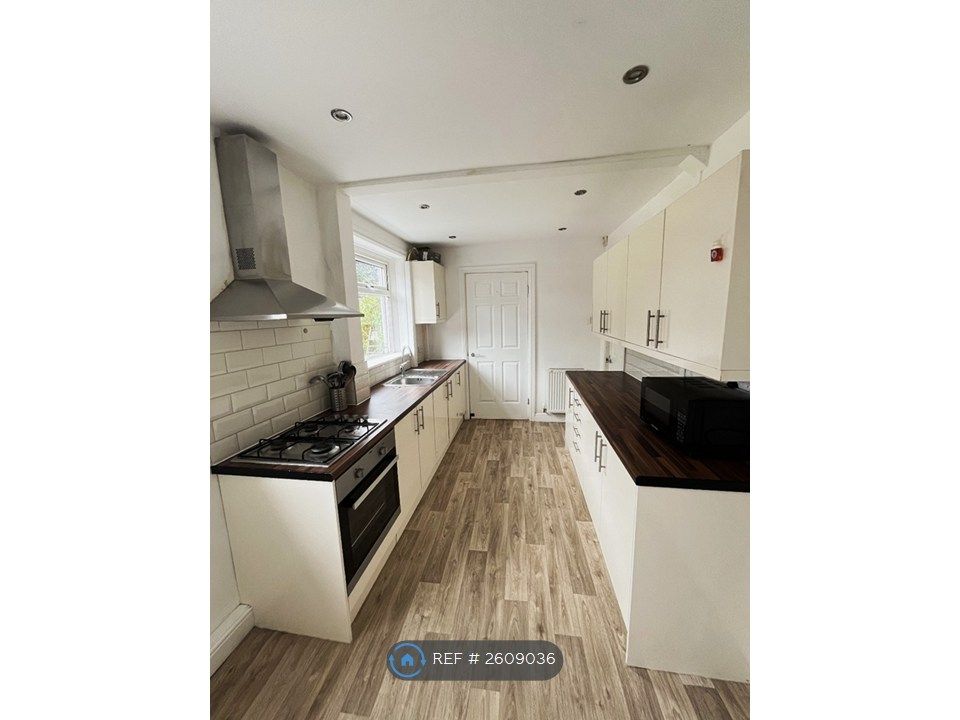 Property photo 2 of 13 Kitchen