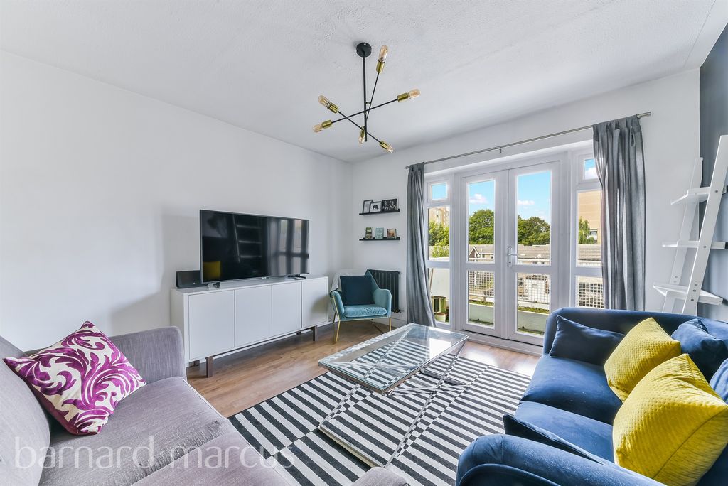 Property photo 3 of 12