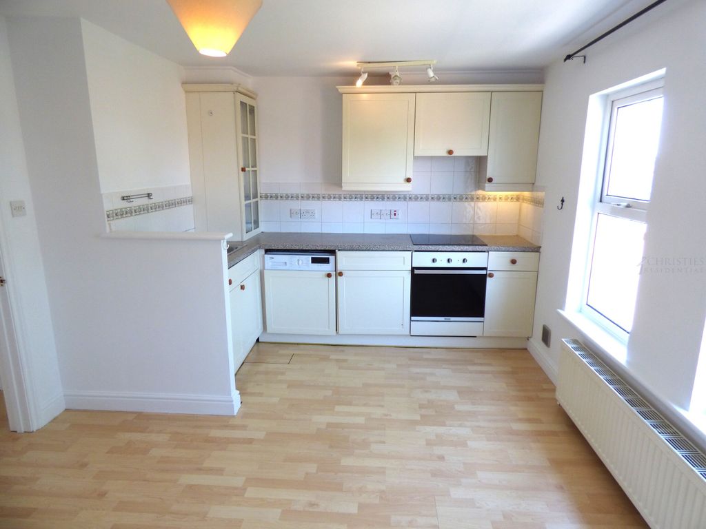 Property photo 3 of 6 Kitchen