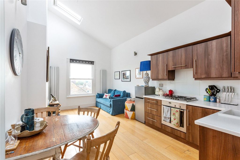 Property photo 2 of 10 Picture No. 03