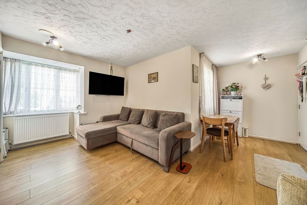 Property photo 2 of 5