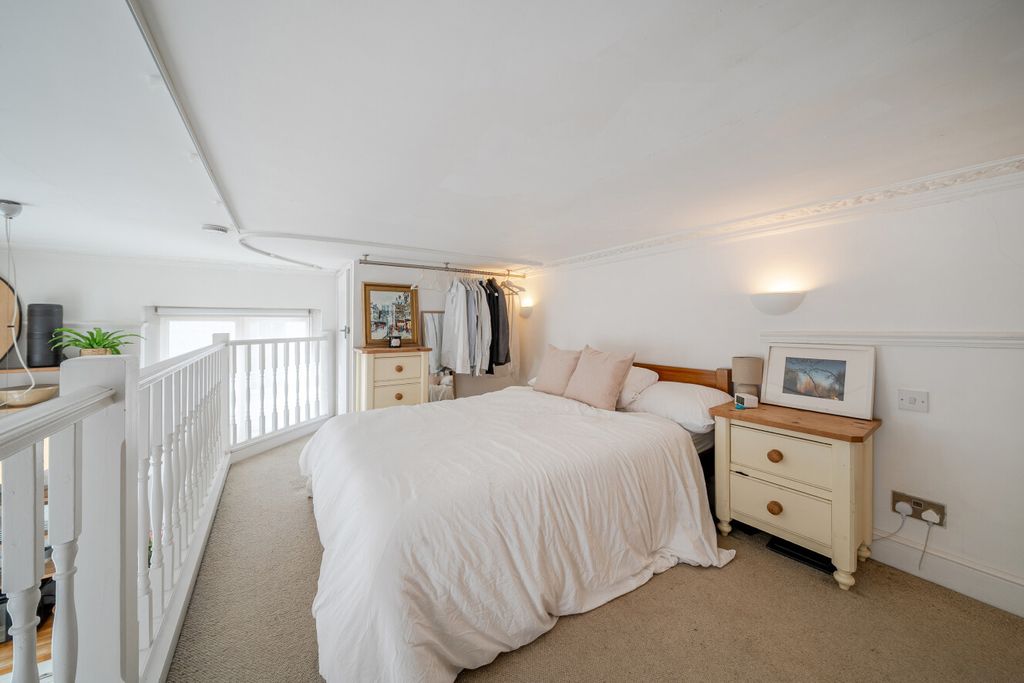 Property photo 3 of 18 1420461-10-699F2F...