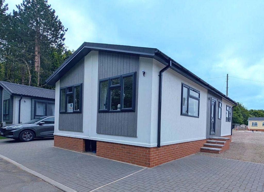 Property photo 1 of 6 Lead Image.Jpg