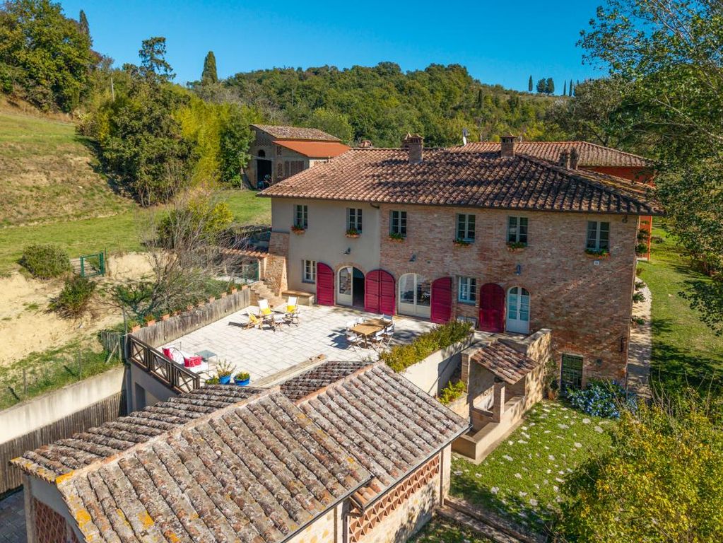 Property photo 3 of 40