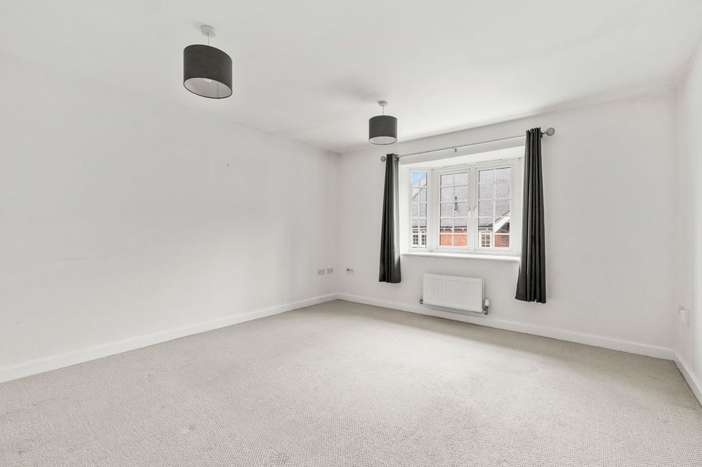 Property photo 2 of 10 Sitting Room