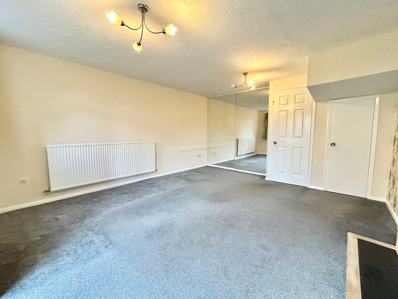 Property photo 2 of 11 Lounge