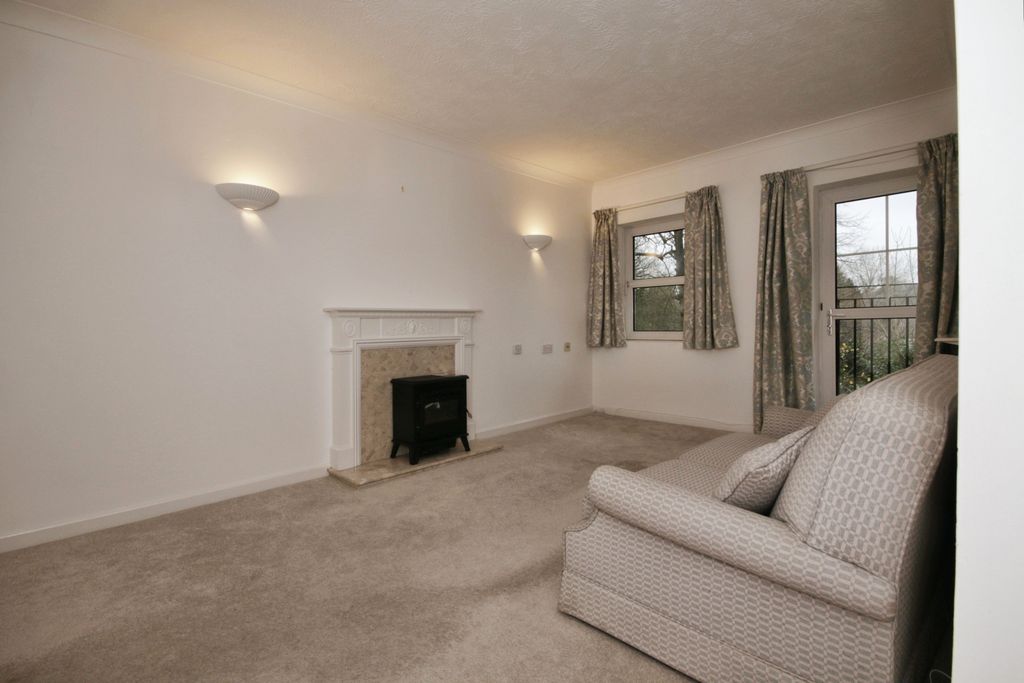 Property photo 2 of 10 Lounge