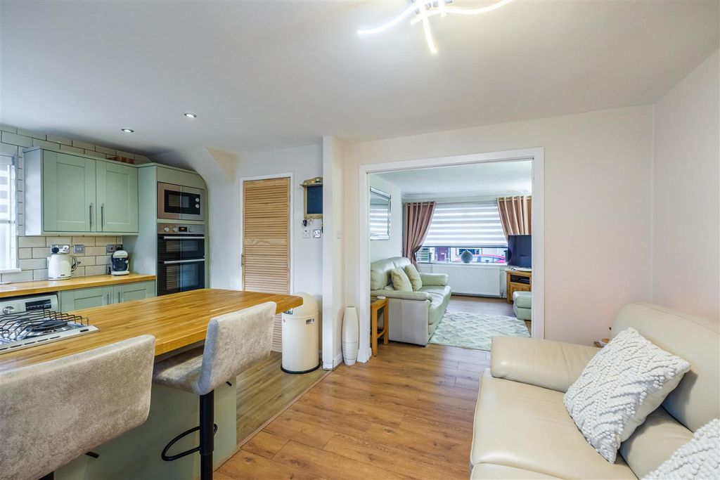 Property photo 3 of 20 Spinningdale-15.Jpg