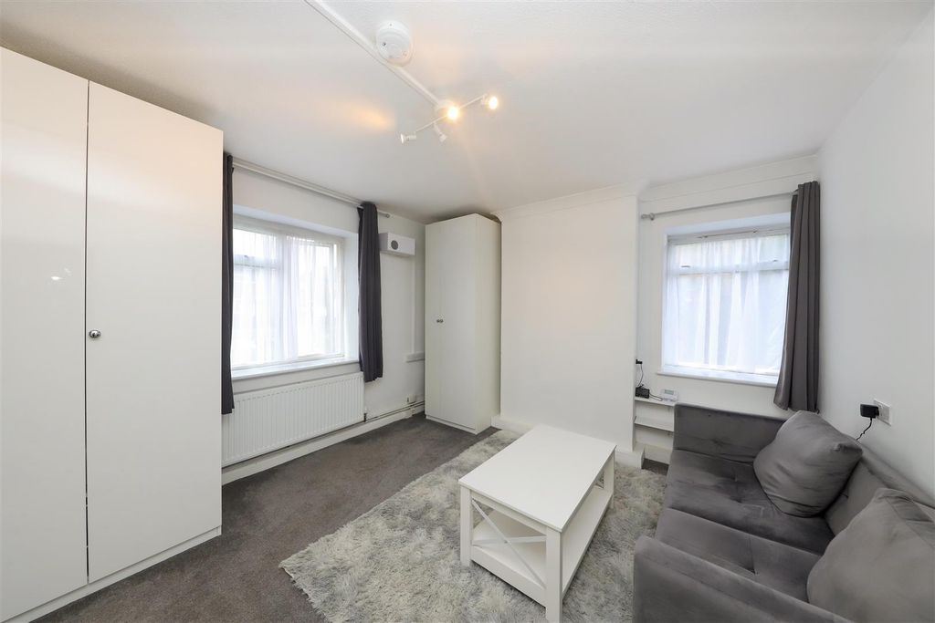 Property photo 2 of 10 Living Room