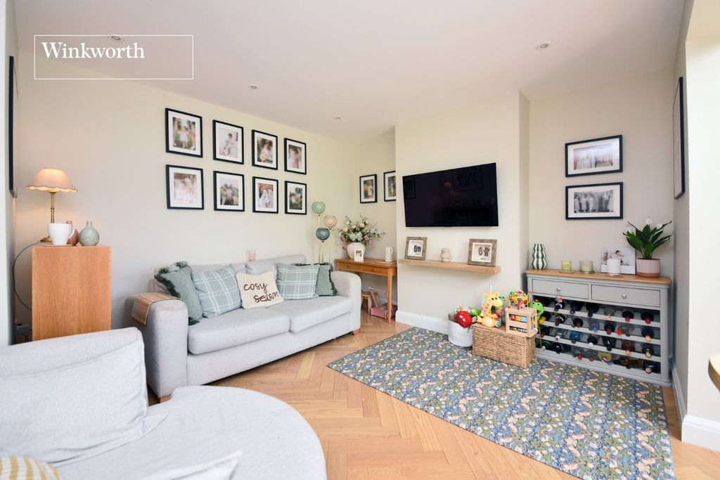 Property photo 3 of 25 Picture No. 04