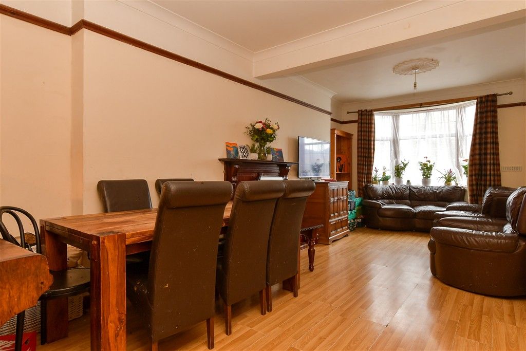 Property photo 3 of 9 Lounge/Diner