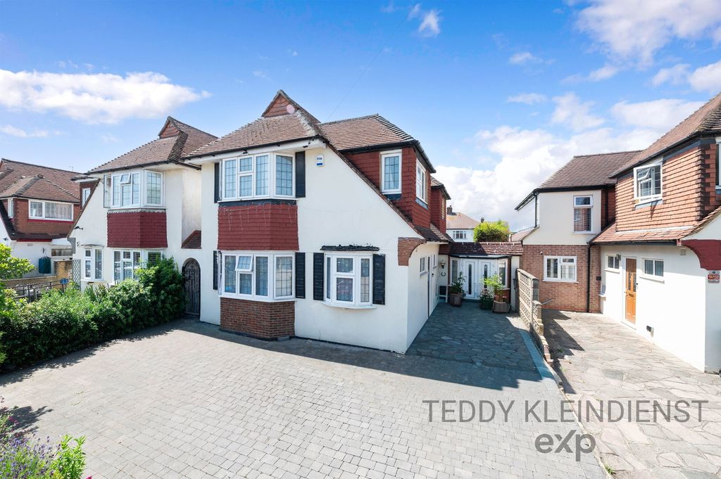 Property photo 1 of 17