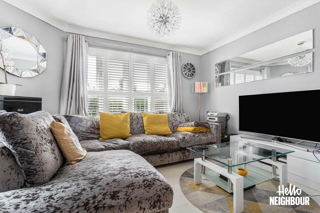 Property photo 3 of 15 Photo 2