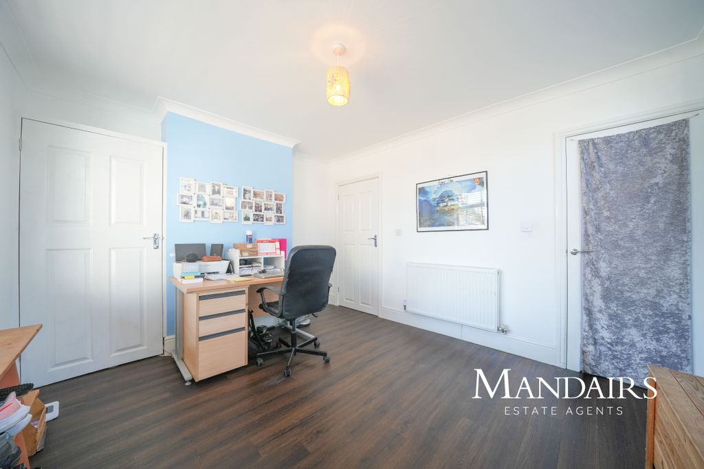 Property photo 2 of 33