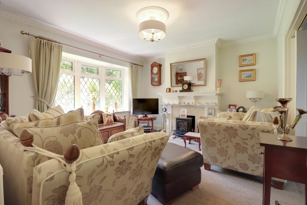 Property photo 2 of 17 Sitting Room