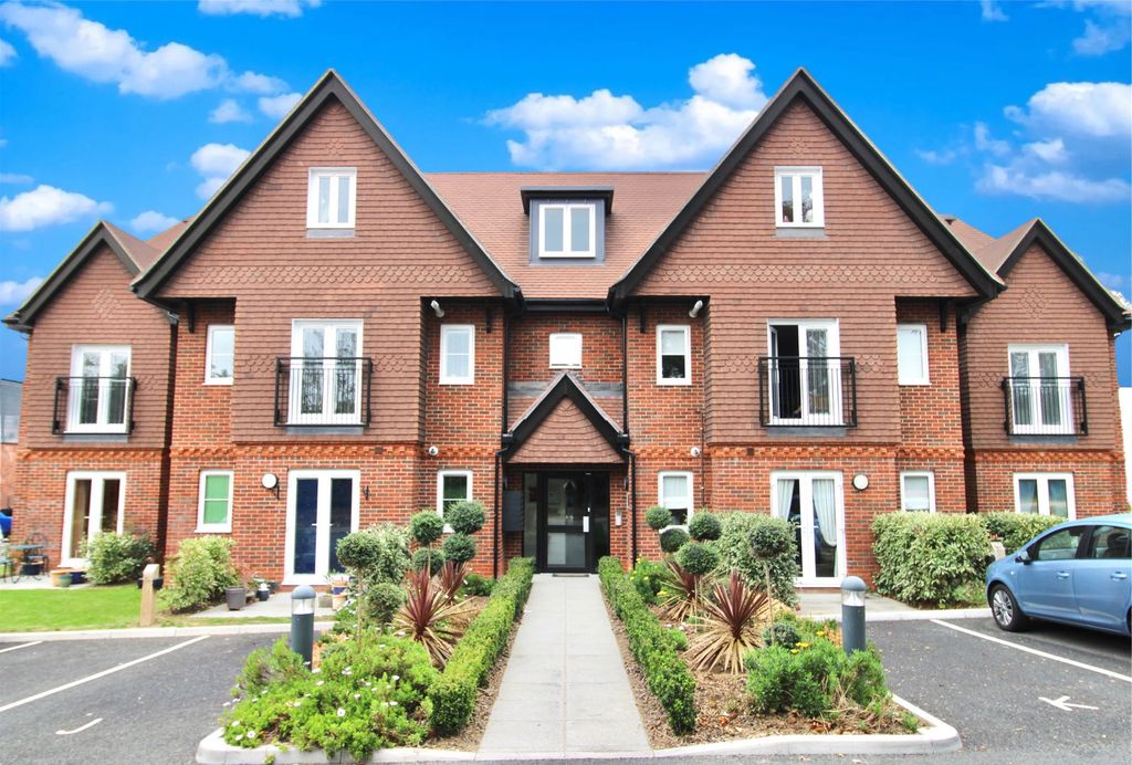 Property photo 1 of 17