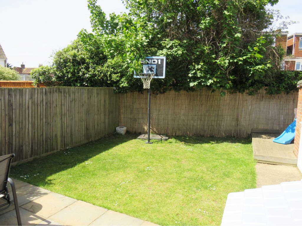 Property photo 2 of 7 Garden