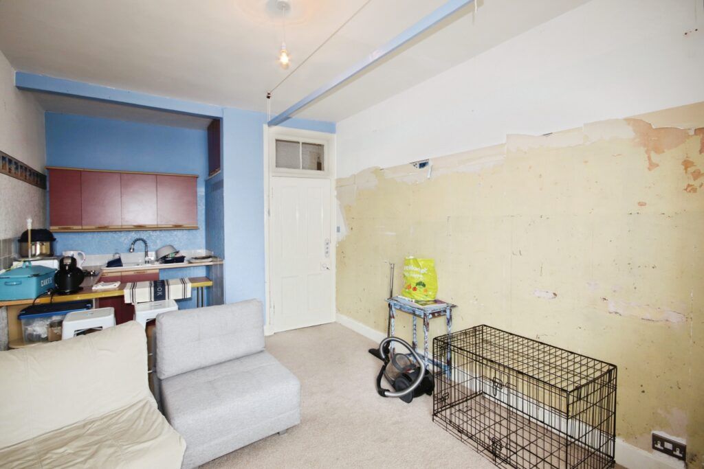 Property photo 3 of 8