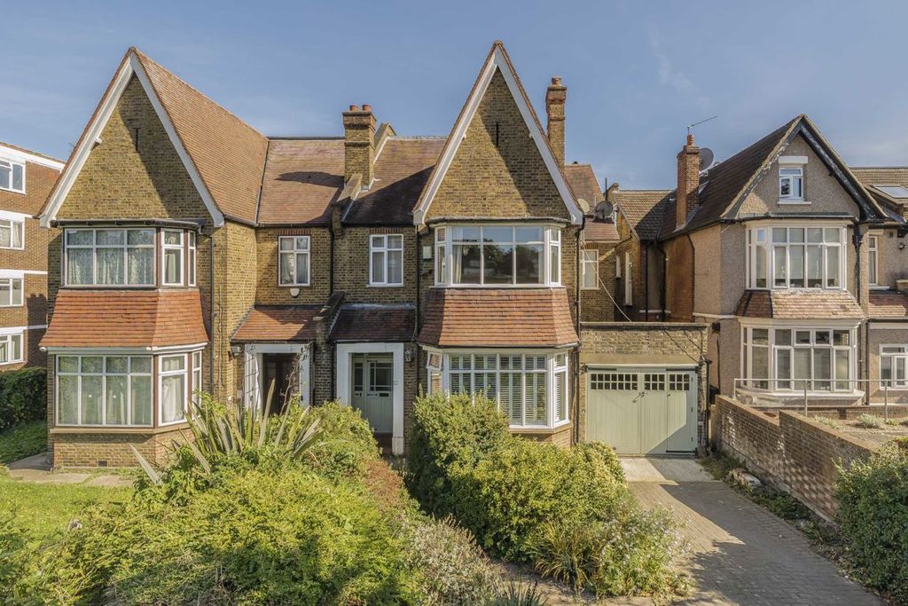 Property photo 1 of 9