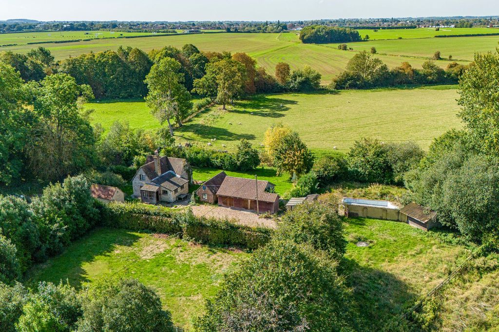 Property photo 2 of 12