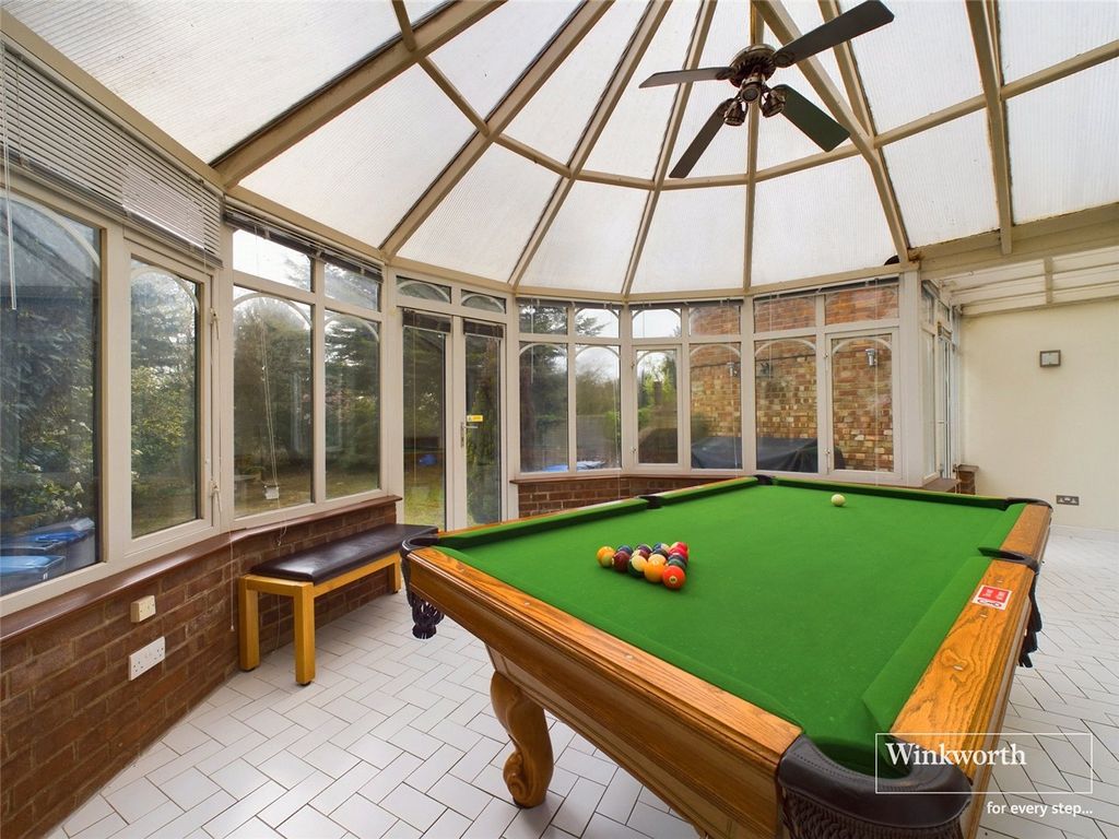 Property photo 2 of 11 Conservatory
