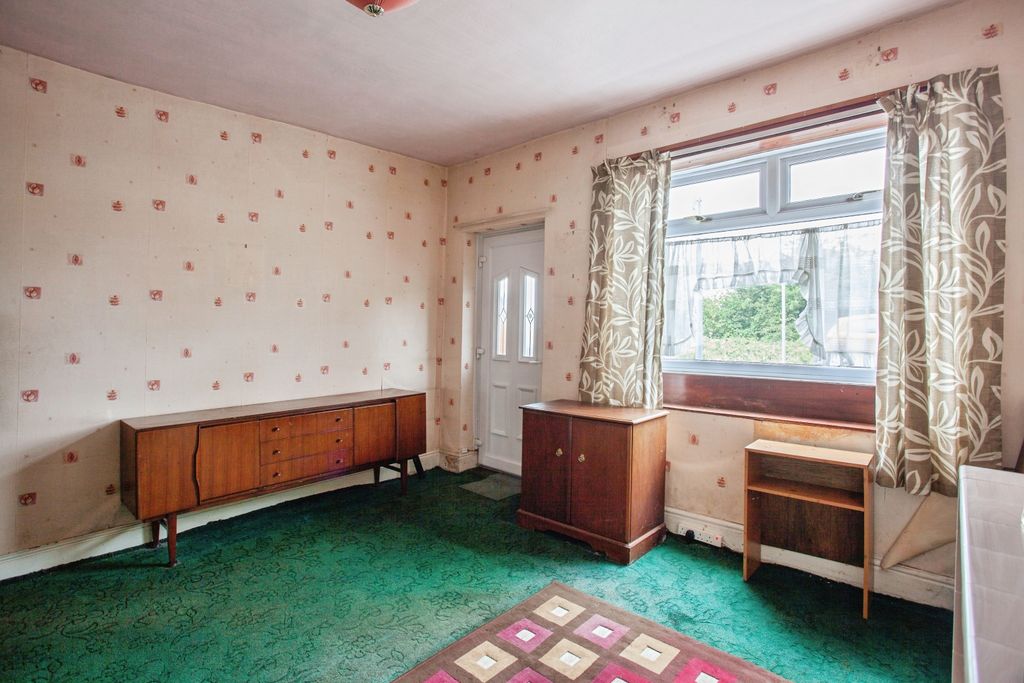 Property photo 3 of 16