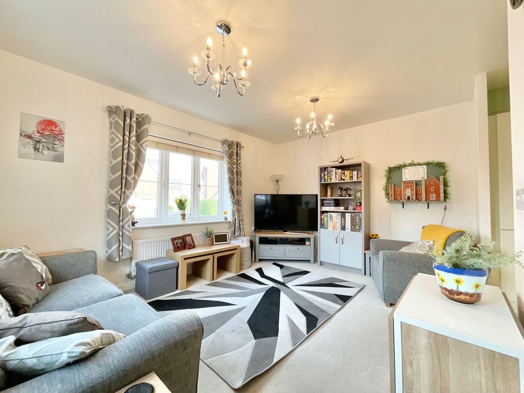 Property photo 2 of 11