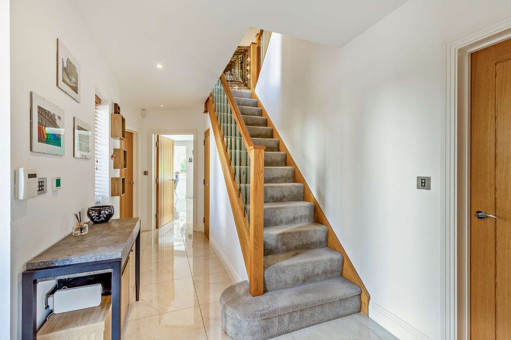 Property photo 2 of 14 Picture No. 09