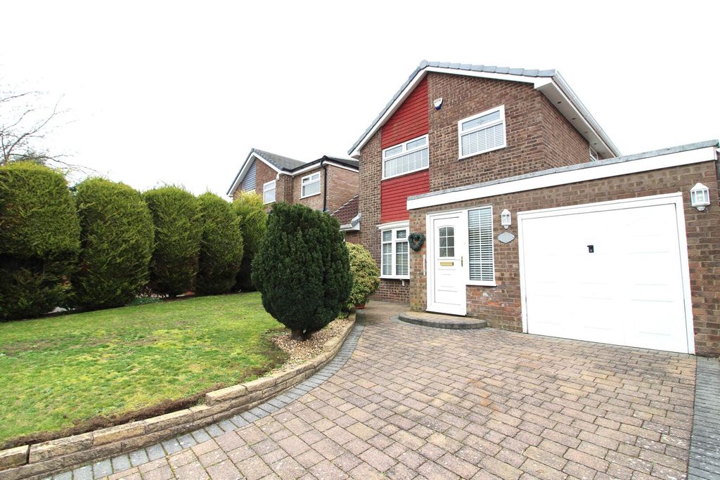 Property photo 1 of 19 Front (Exterior)