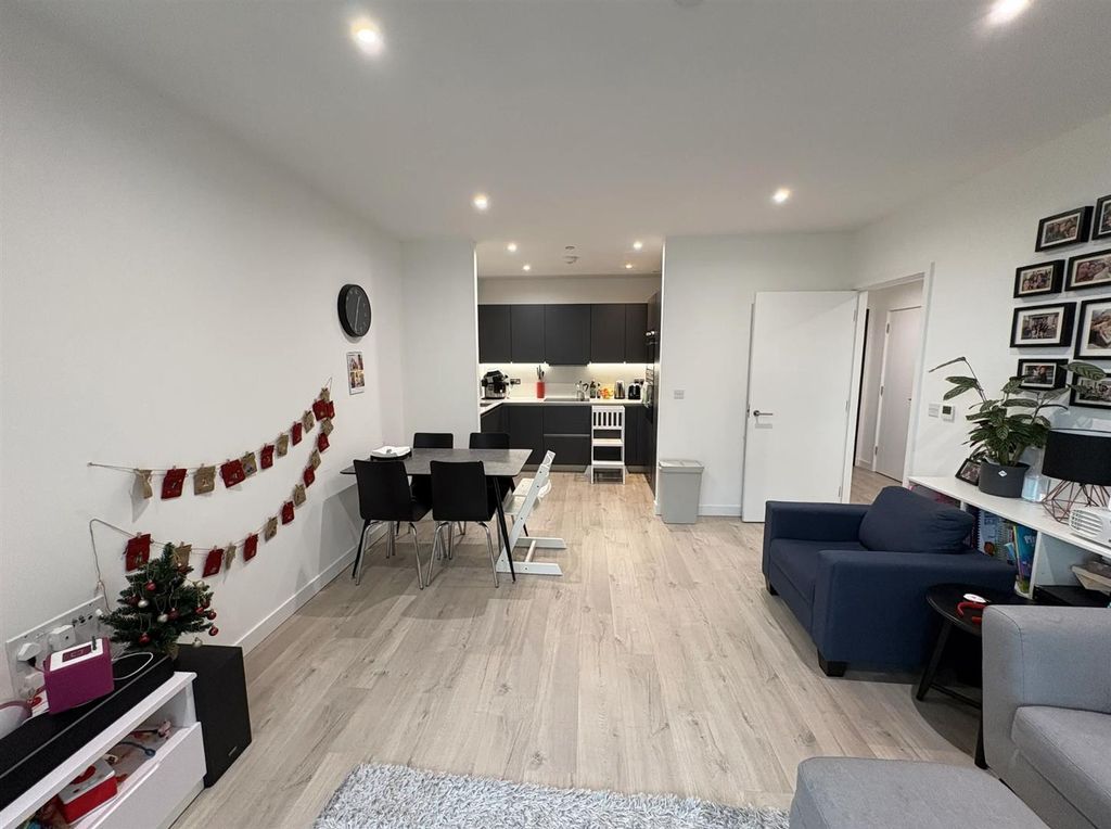 Property photo 3 of 18 3F9899176047372869ce6c00Fa4A91Df.Png