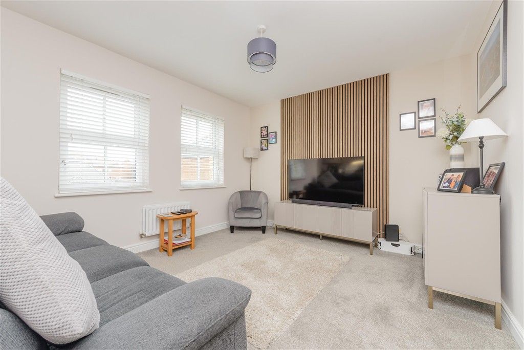 Property photo 2 of 4 Kitchen/Lounge
