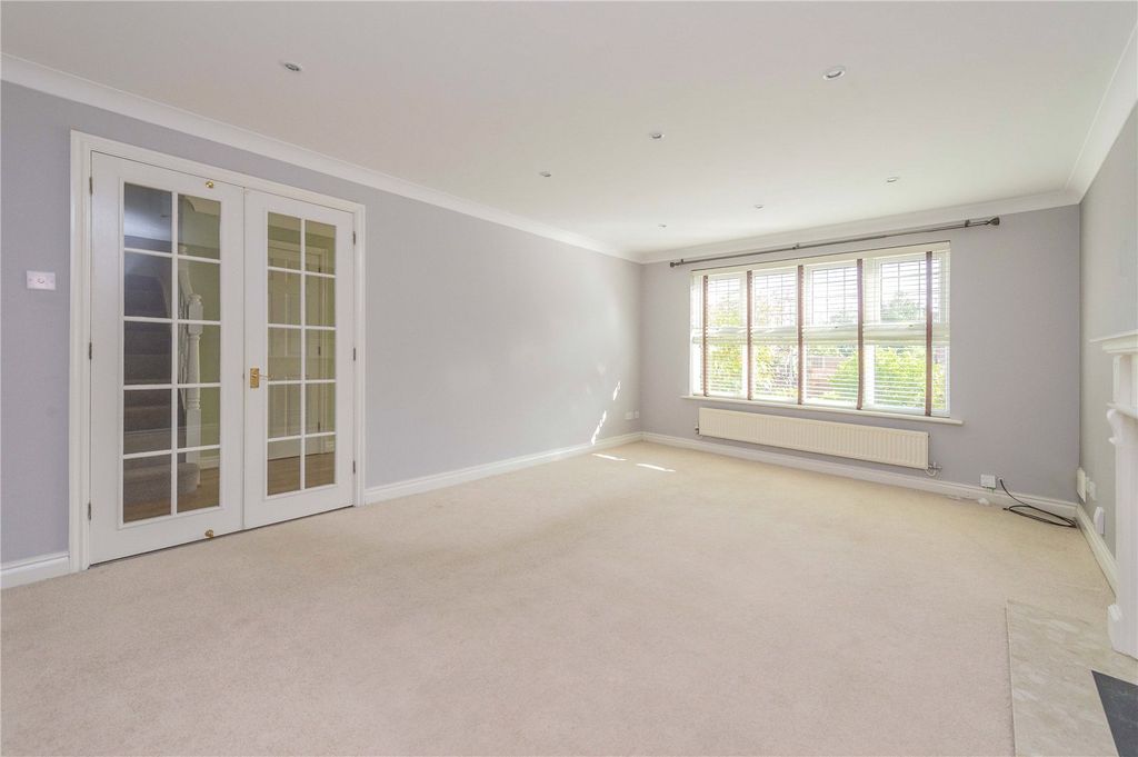 Property photo 2 of 51 Picture No. 28