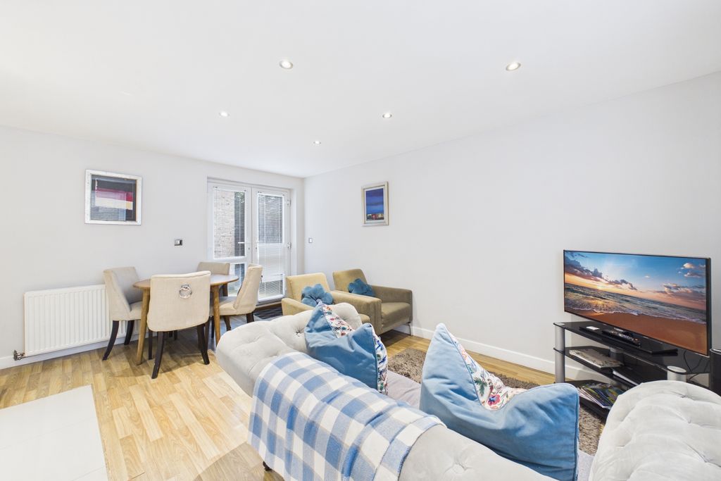 Property photo 1 of 10 Cam03162G0-Pr0421-Still015