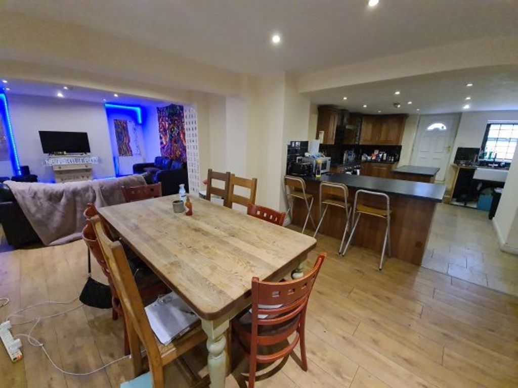 Property photo 2 of 29 A Spacious And Modern Living Area With An Open-Pla...