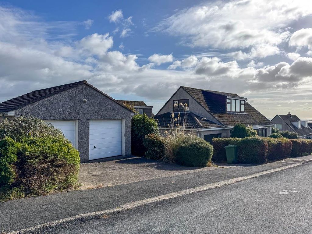 Property photo 1 of 24 6 Fairfield Avenue, Onchan (4).Jpg