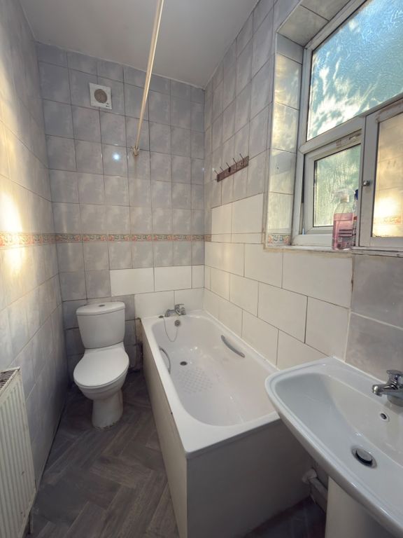Property photo 3 of 8 Gallery