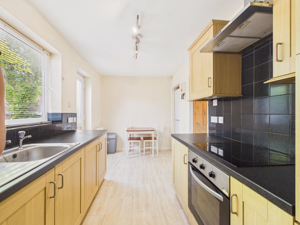 Property photo 2 of 8 5255585