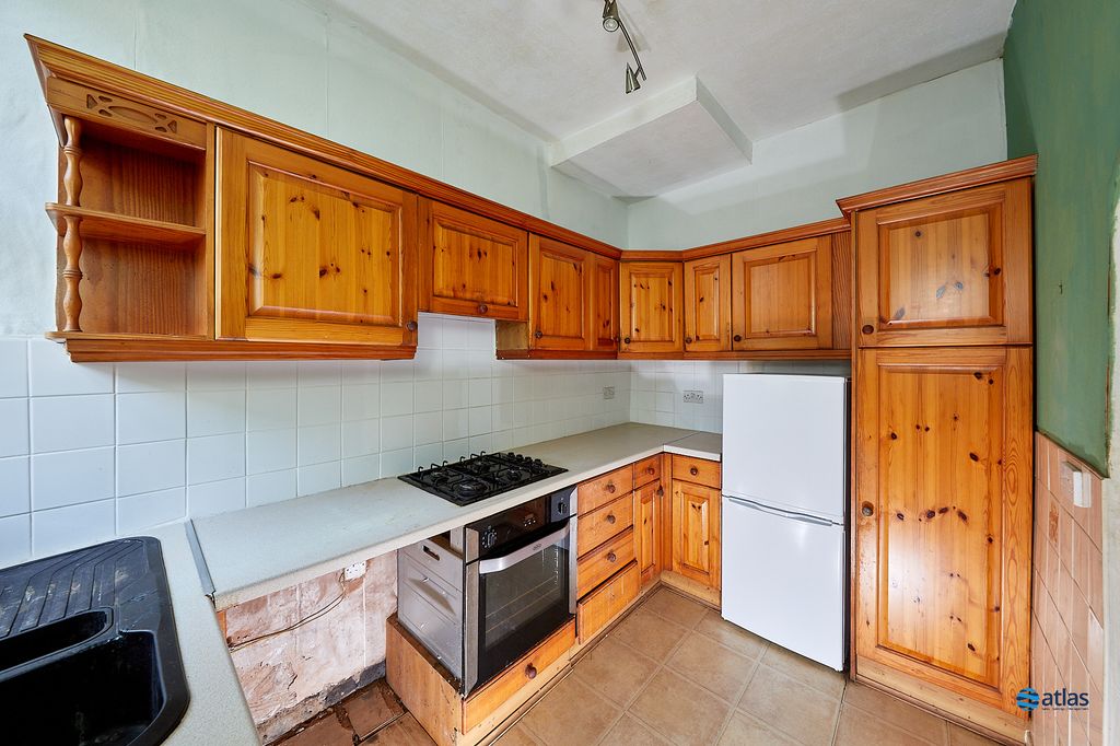 Property photo 2 of 14 Kitchen