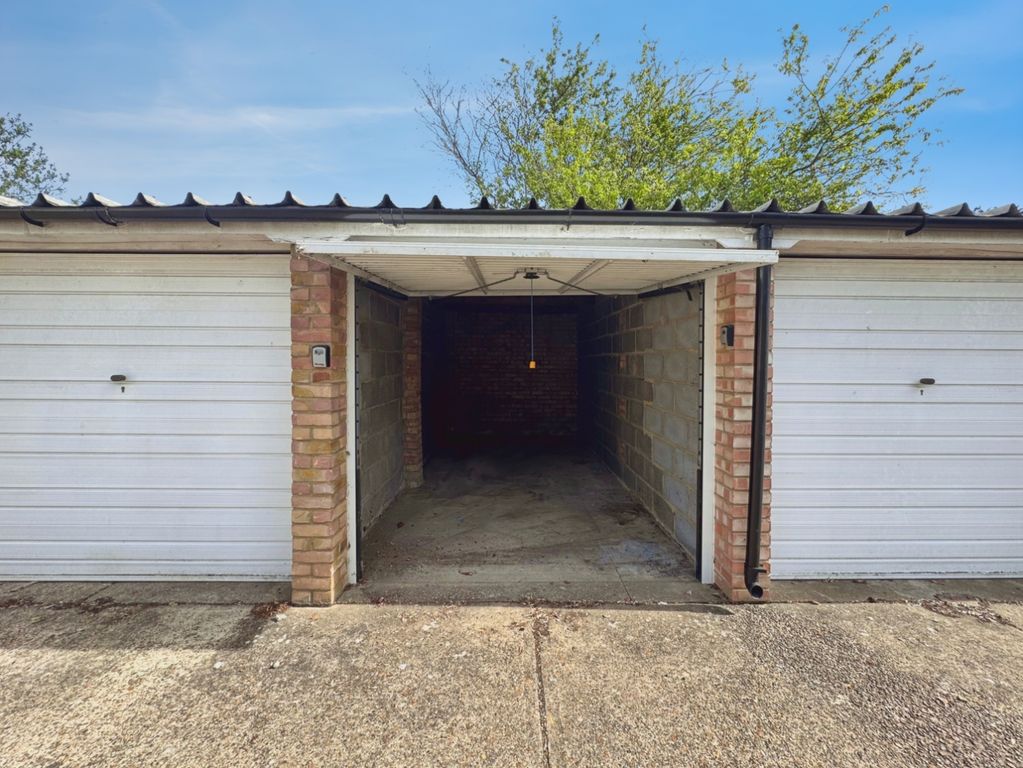 Property photo 3 of 11 Pbox-Img.Jpg