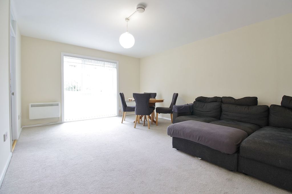 Property photo 3 of 6