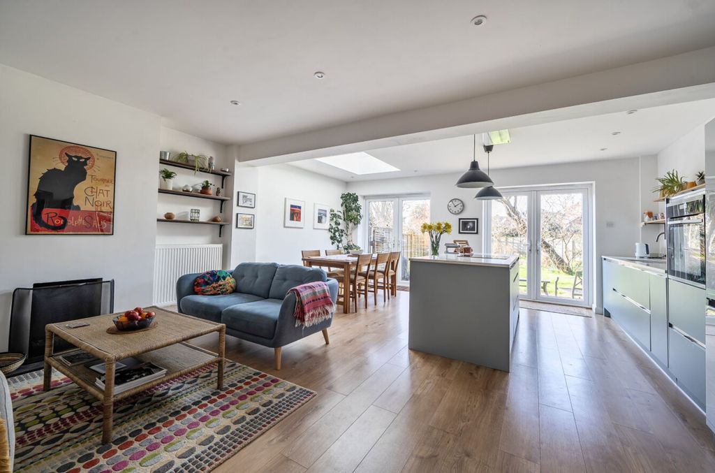 Property photo 3 of 21