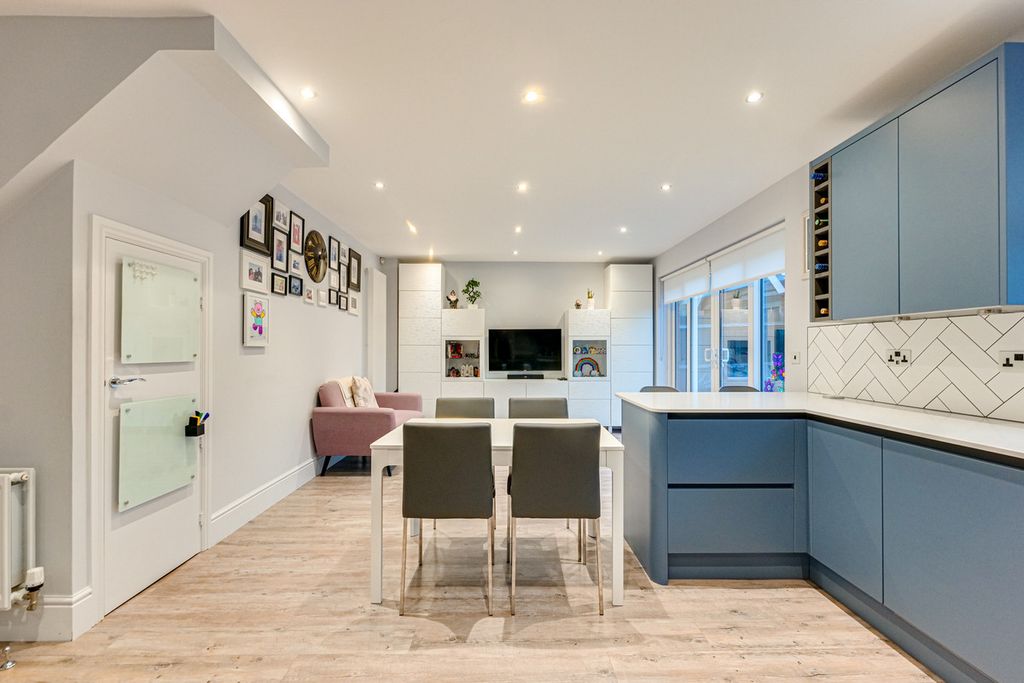 Property photo 2 of 38